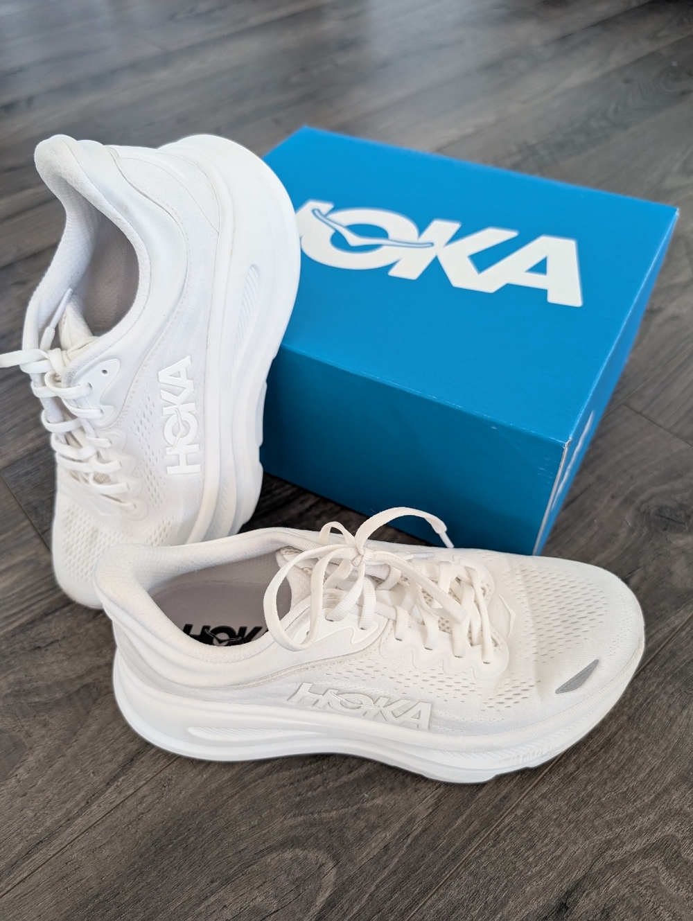 EXCELLENT CONDITION Hoka ONE ONE Bondi 9 Women's 8B White/White